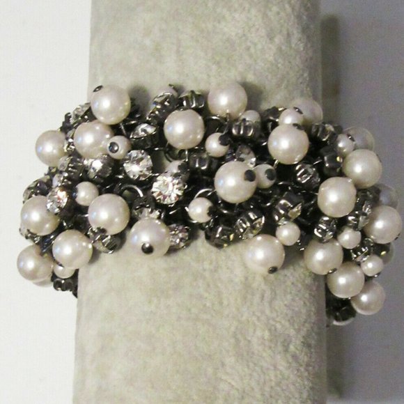 Premier Designs Jewelry Enamored Bracelet in Hematite RV$59 - Picture 4 of 5